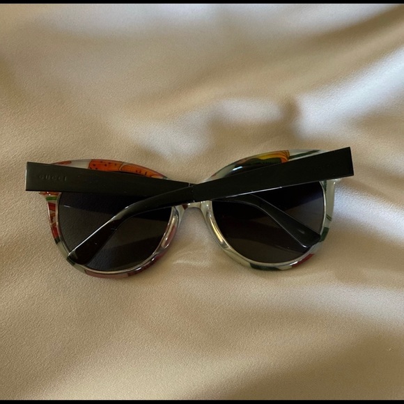 Gucci Sunglasses - Picture 5 of 8
